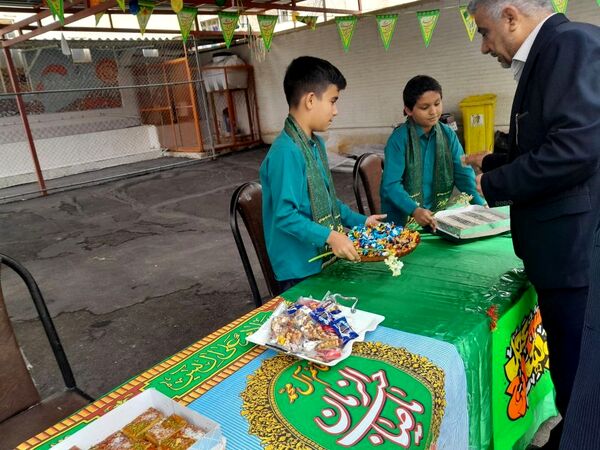 جشن گلریزان در دبستان شهدای بسیج بوشهر
