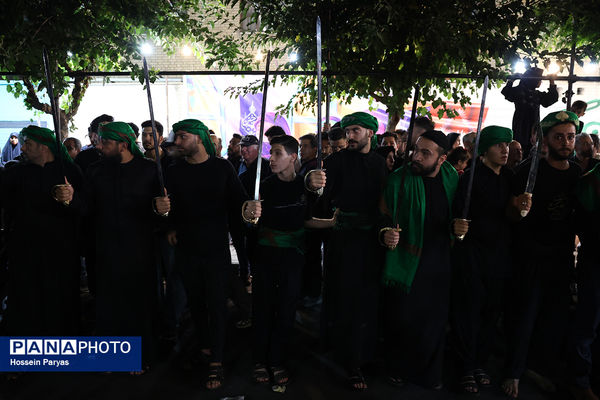 عزاداری شب عاشورا در محله دولت آباد تهران