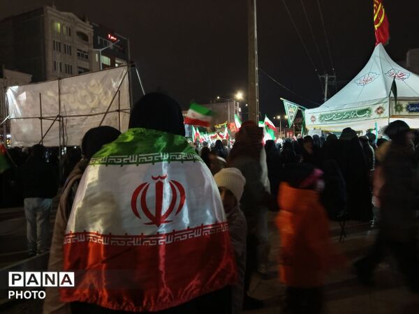 پدر از میان ما رفته ولی پسرش باز علمدار شده 