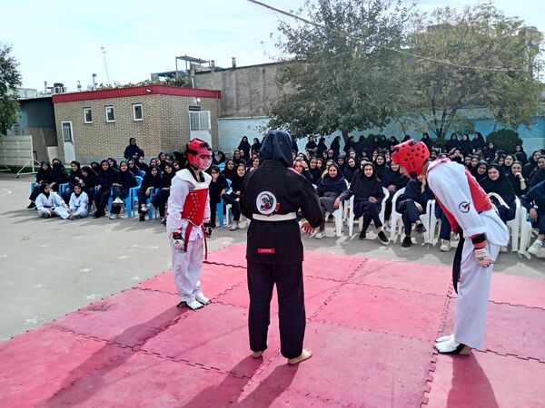 المپیاد‌ ورزشی درون مدرسه ای در دبیرستان فاطمیه