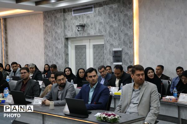 نشست تخصصی معاونین و کارشناس‌ مسئولان آموزش ابتدایی خراسان رضوی 
