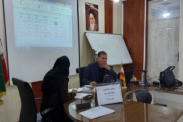 کارگاه مشاوره تحصیلی در دبیرستان دخترانه شهید محمدتقی دستغیب ناحیه 3 شیراز