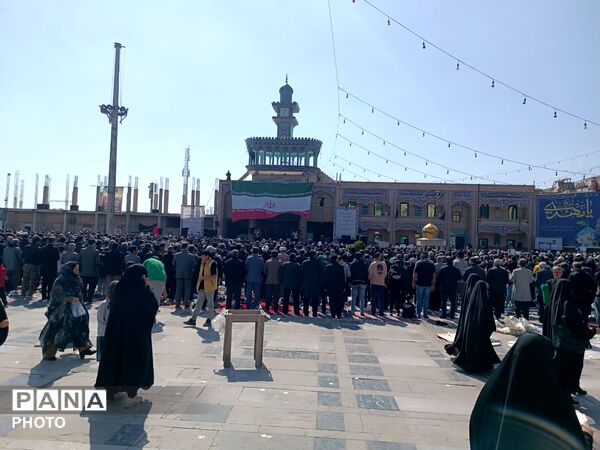 خروشِ بصیرت در صحن امامزاده جعفر (ع)؛ تالار قرآن پیشوا گنجایش دریای سوگواران مقتدا را نداشت