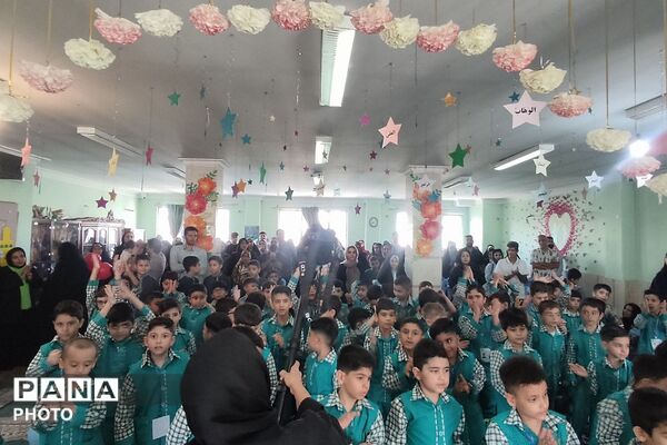 جشن شکوفه ها در مدارس ناحیه دو شهرری 
