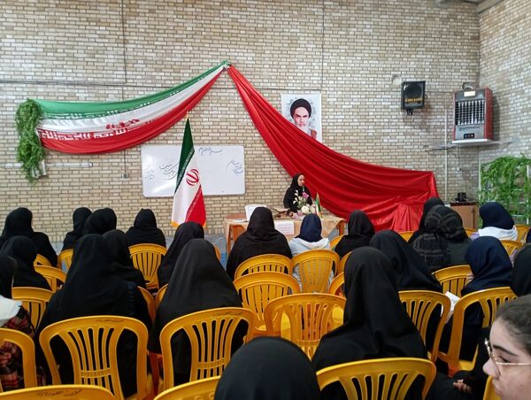 برگزاری جلسه آموزش خانواده با موضوع هدایت تحصیلی پایه نهم در قوچان