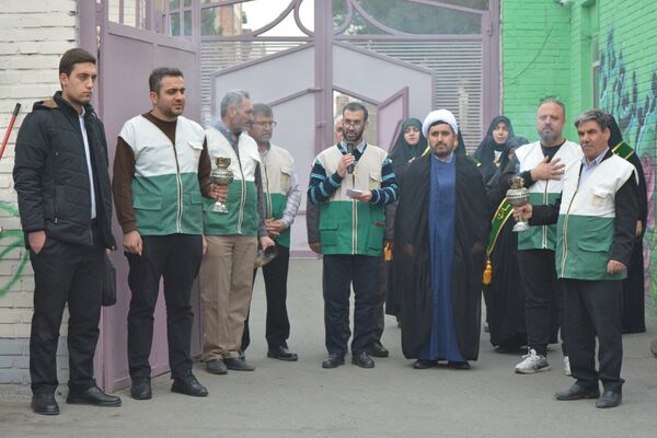 حضور خادمان رضوی در مدرسه قدر بهارستان‌دو