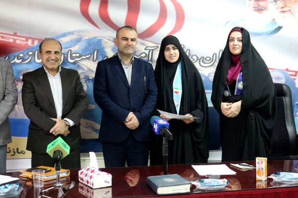 تقدیر از طلایه‌داران آگاهی در مازندران 
