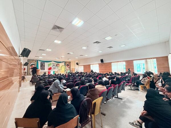 جشن میلاد منجی؛ تجلی نور امید