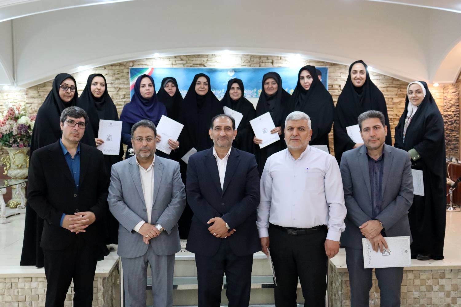 تجلیل از معلمان پژوهنده در همایش بهارانه