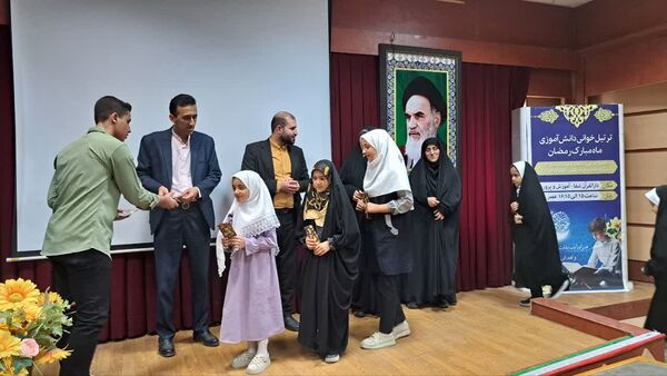 تجلیل از نخبگان قرآنی در نکا