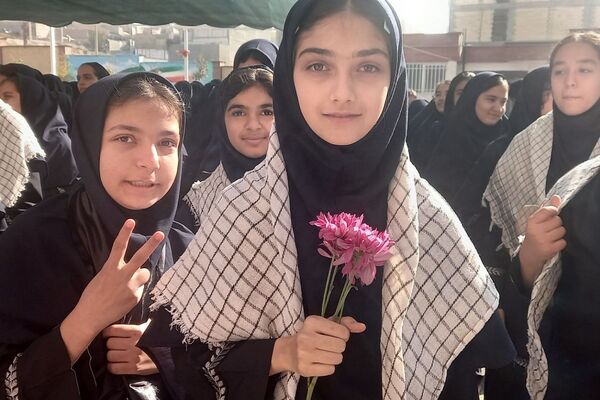دبیرستان شادروان اخترصدوقی در سوگ مادر دو عالم