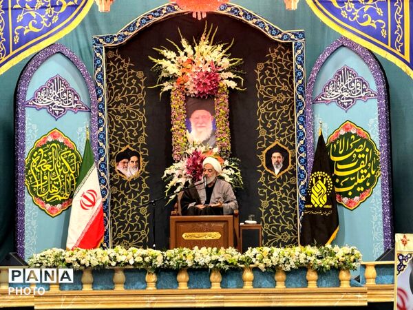 آیین وداع با پیکر مطهر دانش‌آموز شهید محمدحسین دهقان