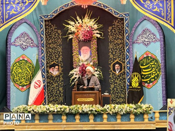 آیین وداع با پیکر مطهر دانش‌آموز شهید محمدحسین دهقان