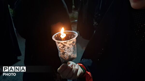  مشق شبانه سوگواران برای رهبر شهید در شام غریبان