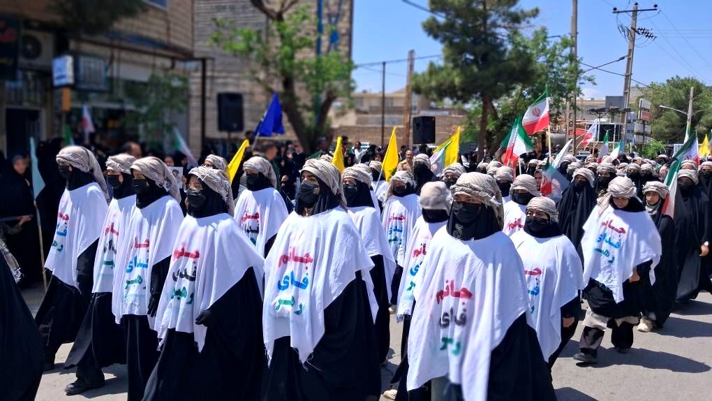 بانوان آماده به رزم تربت جام در اجتماع دختران جان فداسنگ تمام گذاشتند