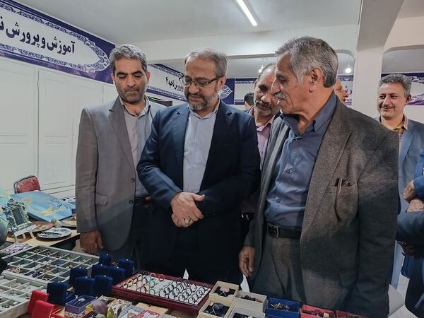 افتتاح اولین نمایشگاه و فروشگاه دستاوردهای هنرجویان مشهد