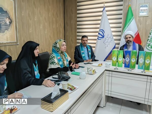 نشست هم‌اندیشی مربیان ارشد و پیشکسوتان سازمان دانش‌آموزی استان البرز