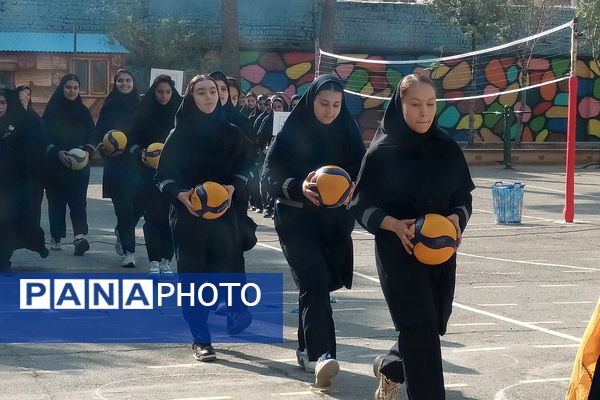 افتتاحیه جشنواره‌ی بازی‌های مهارتی-ورزشی در مدرسه زهره‌وند قرچک