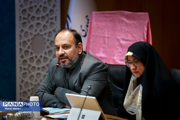 جلسه ستاد راهبری نظام مراقبت اجتماعی دانش‌آموزان (نماد)
