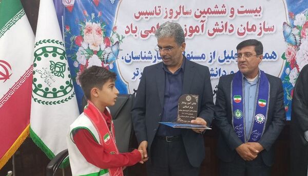 تجلیل از مسئولان، کارشناسان، مربیان و دانش‌آموزان پیشتاز برتر سازمان دانش‌آموزی استان بوشهر 