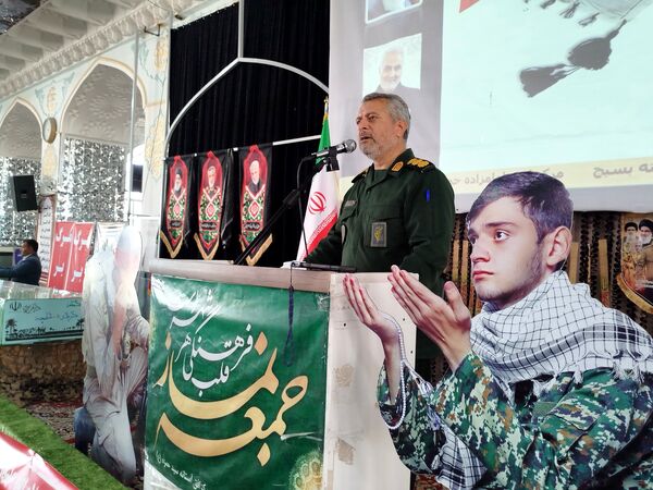  نماز جمعه شهرستان کاشمر با حضور پیکر شهید گمنام 