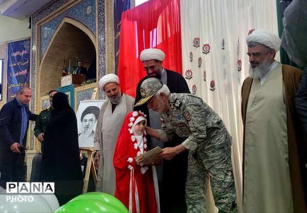  شور و شعور دخترانه در جشن میلاد حضرت معصومه (س) در همدان