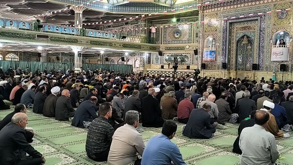 میعادگاه دانش‌آموزان با نماز جمعه