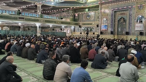 میعادگاه دانش‌آموزان با نماز جمعه