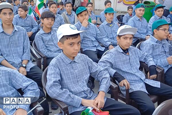 گرامیداشت هفته تربیت بدنی و افتتاح زمین چمن مصنوعی دبیرستان البرز