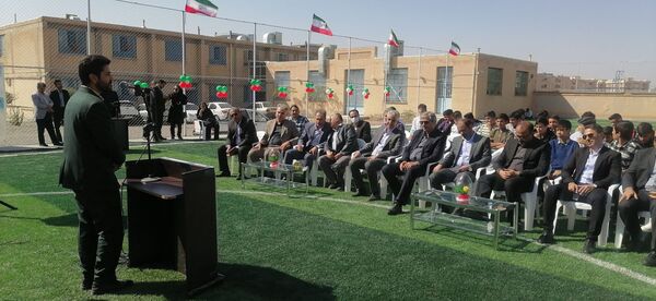 افتتاح دو چمن مصنوعی در مدارس کاشمر 
