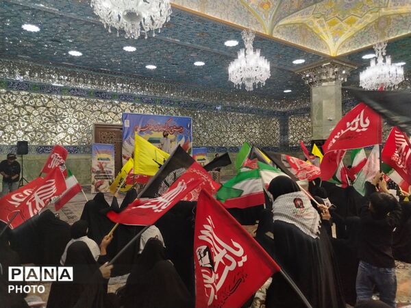 پرچم سرخ انتقام در دست بانوان افغانستانی