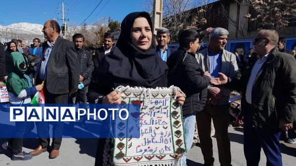 حضور پرشور مردم یاسوج در راهپیمایی ۲۲ بهمن