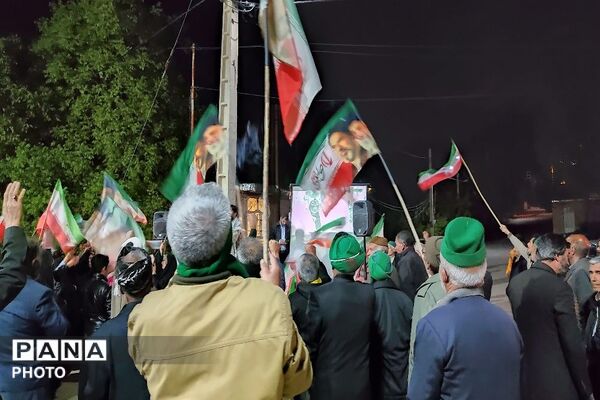 یک دنیا شاهد و مبهوت از حضور خیابانی مردم شهر بار