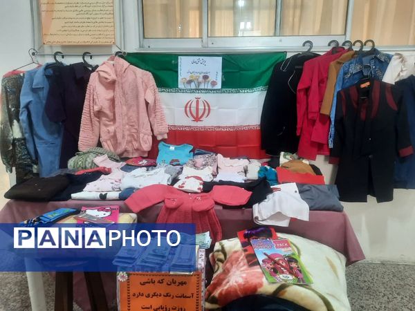 پویش مشق همدلی در دبیرستان شاهد شهید حمامی ناحیه ۶ مشهد