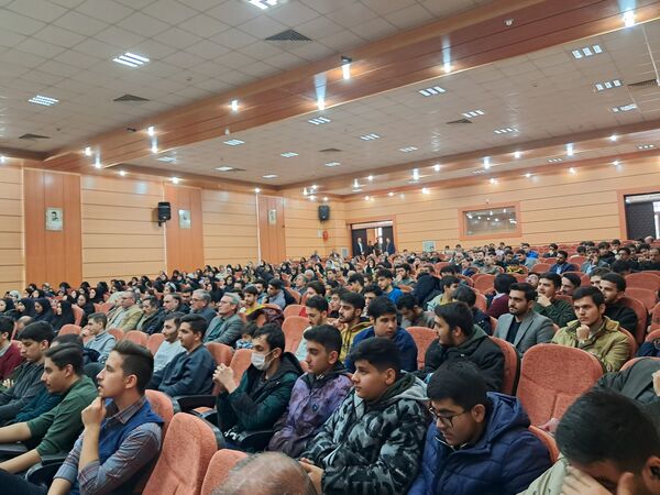 آیین تجلیل از رتبه‌ برتر‌های ناحیه۲