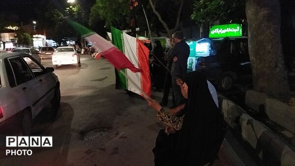 گذری بر میدان حافظ در   هشتاد و پنجمین شب از اجتماعات مردمی نیشابور