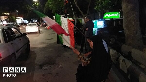 گذری بر میدان حافظ در   هشتاد و پنجمین شب از اجتماعات مردمی نیشابور
