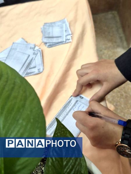 انتخابات شورای دانش‌آموزی در مدرسه سمانه شهرستان مروست 