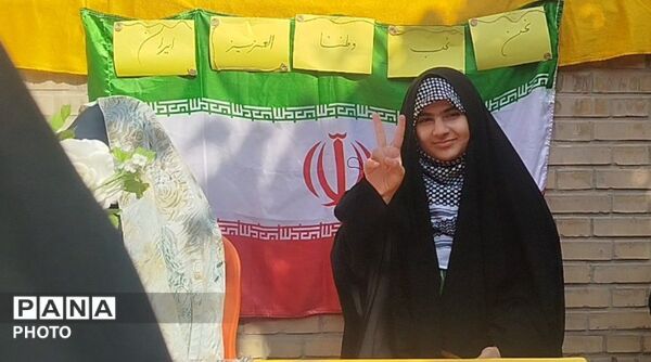 درخشش نوآوری ؛ غرفه‌های جشنواره خوارزمی در دبیرستان شاهد زکیه برپا شد