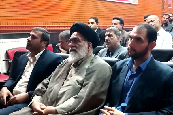 نشست هماهنگی مدیران ورامین برای برگزاری برنامه‌های یوم‌الله ۱۳ آبان
