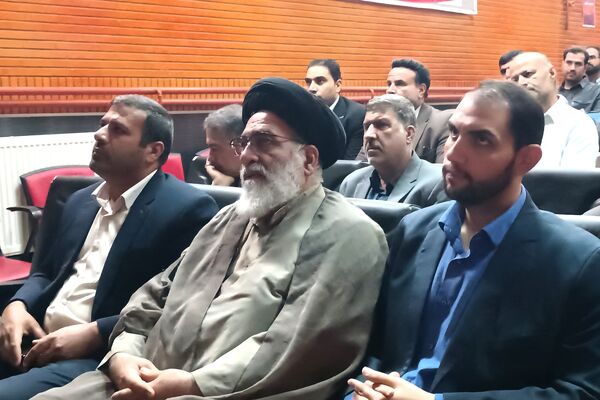 نشست هماهنگی مدیران ورامین برای برگزاری برنامه‌های یوم‌الله ۱۳ آبان