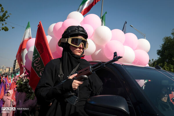 رزمایش بزرگ «دختران جان‌فدای ایران» - 3