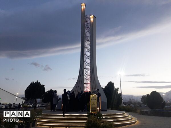 نمایش طعم و زیبایی در دو نمایشگاه بزرگ صنایع غذایی و پوشاک همدان