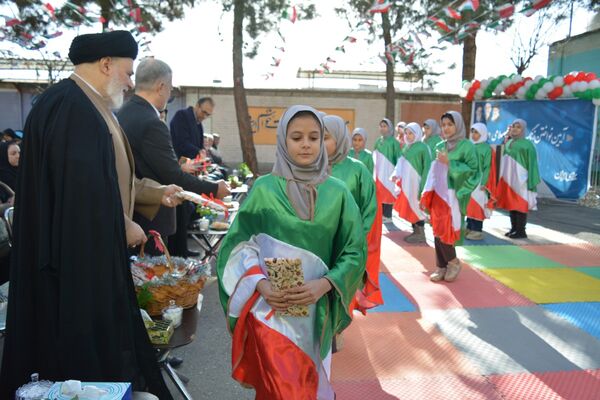 طنین زنگ انقلاب در بهارستان‌دو 