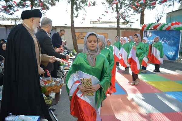 طنین زنگ انقلاب در بهارستان‌دو 