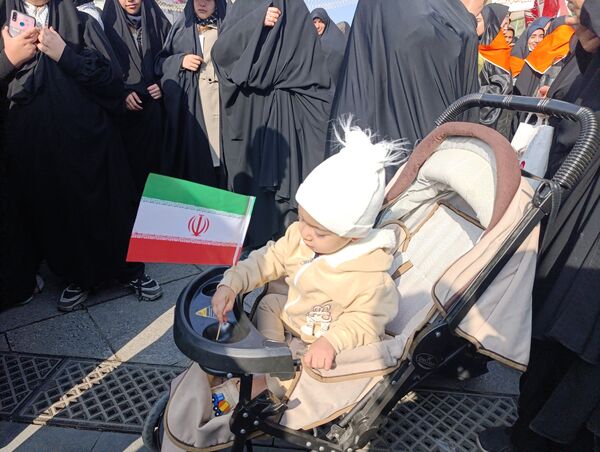 راهپیمایی 13 ابان در عرصه میدان شهدا مشهد مقدس 