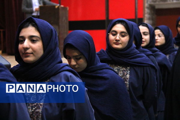 جشنواره هنرهای آوایی دانش‌آموزی یزد