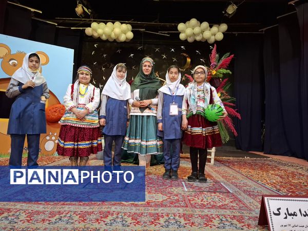 جشن یلدا ۱۴۰۴ در مدرسه ۱۷ شهریور شهرستان بجنورد 