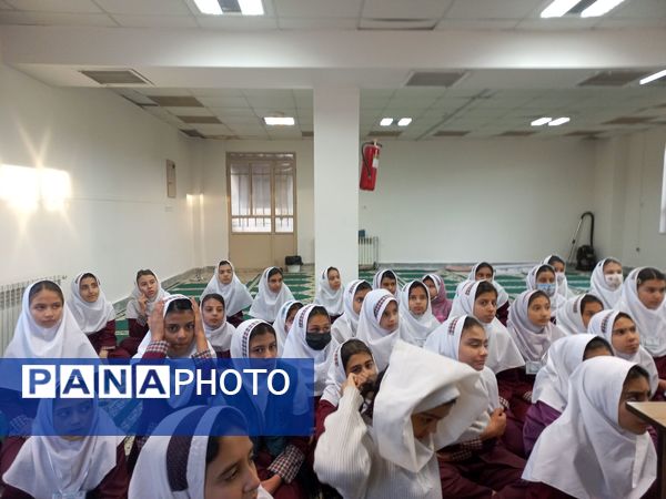 جلسه توجیهی  سفیران سلامت دبستان دخترانه شطیطه۲