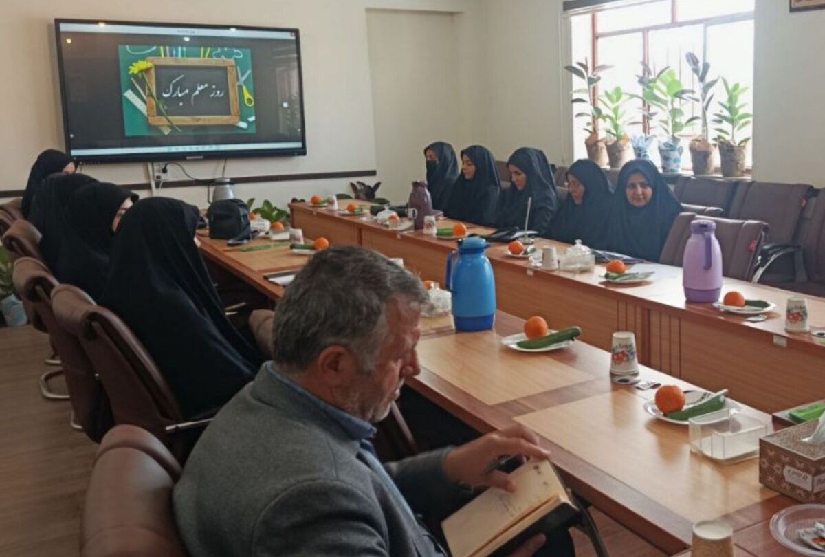  مربیان پرورشی ارکان اصلی تقویت هویت ایرانی-اسلامی دانش‌آموزان هستند